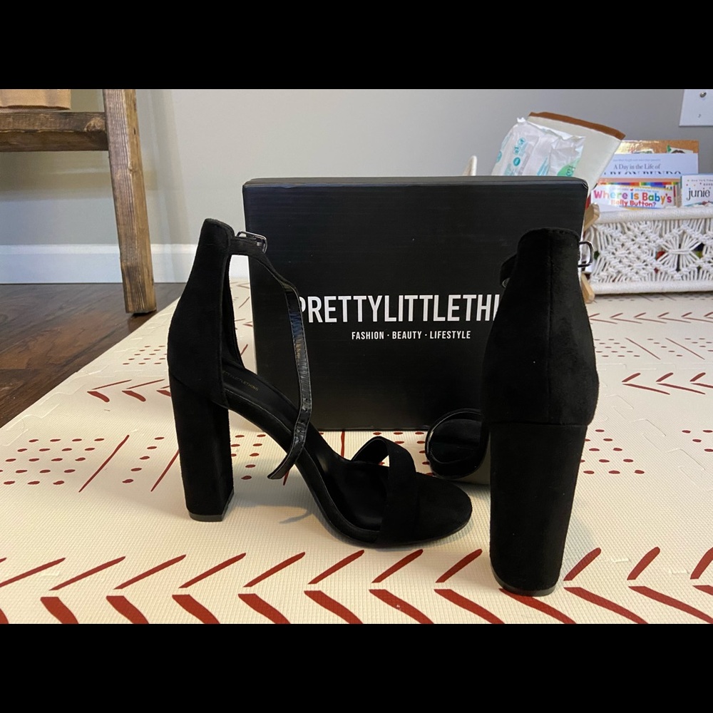 PrettyLittleThing Black Pumps